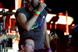Coldplay invite Michael J. Fox sur scène pour son concert à Glastonbury