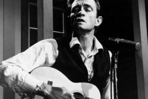 Johnny Cash « pouvait tousser mieux que la plupart des gens ne chantaient », déclare son ancien compagnon de groupe Marty Stuart