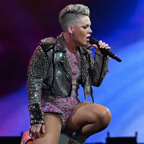 Pink annule son concert en Suisse après être tombé malade